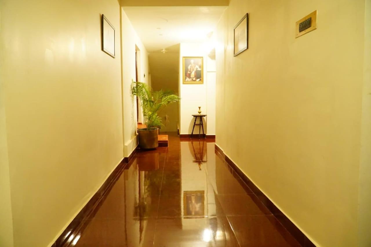 Tanjore Inn Thanjavur Esterno foto