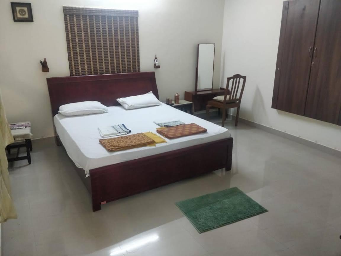 Tanjore Inn Thanjavur Esterno foto